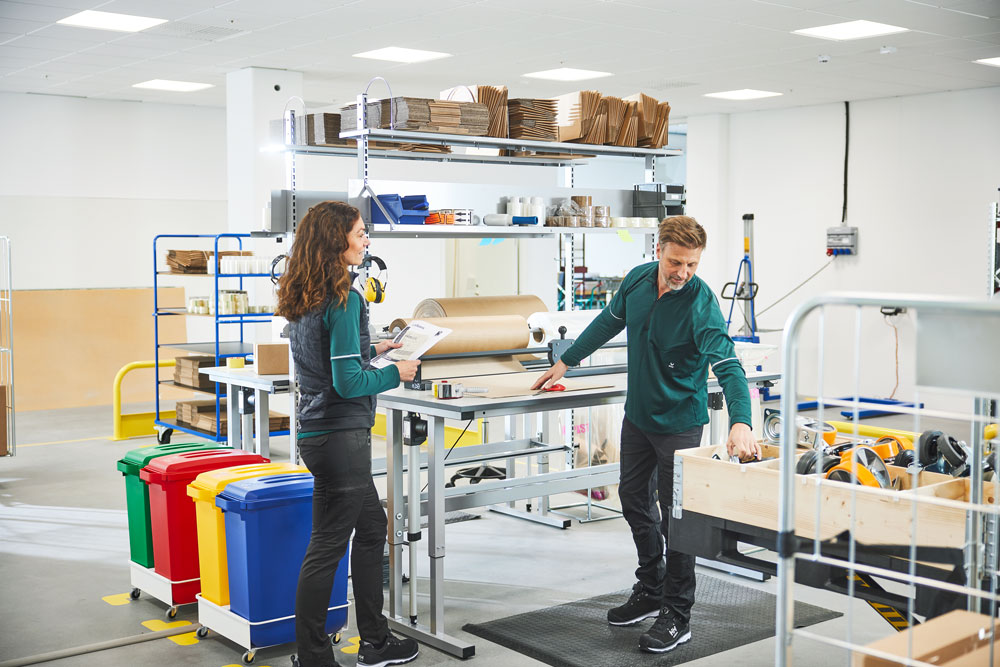 Korkeussäädettävä pakkauspöytä MOTION