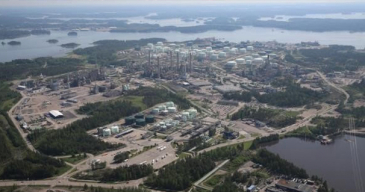Sopimus kattaa Nesteen huoltovaraston toimintojen kokonaisuuden, logistiikkapalvelut tehdasalueella sekä tehdasalueen ja läheisen varaston väliset kuljetukset.