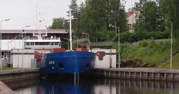 Jäänmurtajat Calypso, Protector ja Meteor avaavat Saimaan syväväylät ja avustavat liikennettä avustusrajoitusten puitteissa. 