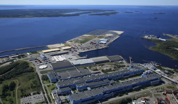 Kuvassa Oulun satama-alue.