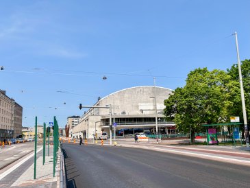 Mannerheimintien peruskorjaus valmistuu etuajassa – ratikat palaavat syksyllä