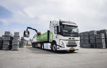 Volvo ylitti 5000 sähkökuorma-auton rajan – toimituksia jo 50 maahan
