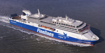 Yhdistetty rahti-matkustaja-alus Finncanopus merikoeajolla marraskuussa 2023.
