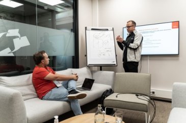Nordic Dronesin toimitusjohtaja Pietari Sorri kehuu Muuramen ja Jyväskylän korkeatasoista yrittäjähenkeä.