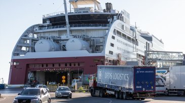 Viking Gloryllä matkusti tammikuuhun 2023 mennessä jo yli miljoona matkustajaa, mikä osaltaan siivitti Viking Linen Turku–Maarianhamina–Tukholma-reitin kaikkien aikojen matkustajaennätykseen kesällä 2022.
