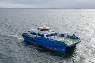 Työvene toimitti ensimmäinen SWATH-miehistönsiirtoaluksen