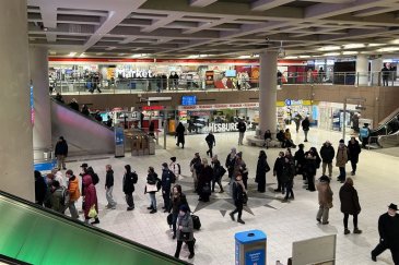 Metroaseman lippuhalli. Kuva: Kaupunkiliikenne Oy