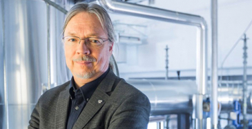 LUT ja professori Juhani Hyvärinen.