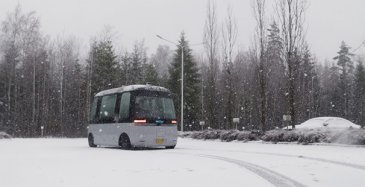 Sensible4:n robottibussien ohjelmisto markkinoille 2022