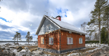 Ranskaan lähtee Sotkamosta vanha hirsitalo muodostaen yhden olennaisen osan koko Kalevala Spiritin jouluista kylää.