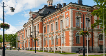 *Julkisiin hankintoihin käytetään Suomessa noin 35 miljardia euroa vuosittain, mikä on keskimäärin 16 prosenttia bruttokansantuotteesta.
