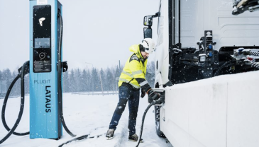 SSAB ja Kuljettava pilotoivat sähkörekkaa lähikuljetuksissa