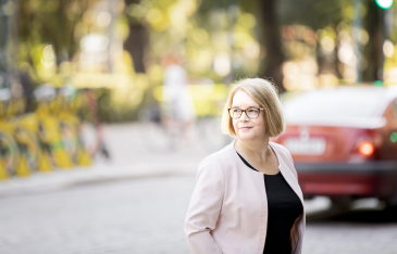 Minna Kivimäki on toiminut LVM:n kansliapäällikkönä runsaan vuoden. Hänen viisivuotiskautensa kestää kesään 2026 asti.