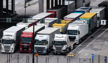 Helsingin Satamaa avasi rekkaparkin Helsinki-Vantaalle