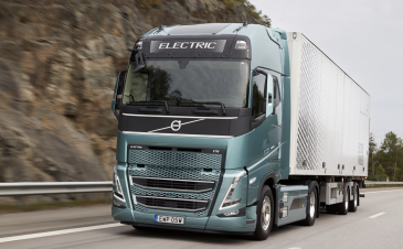 Volvo FH Electric on vuoden kuorma-auto 2024