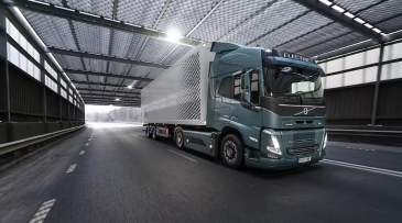 Storemen Logisticsille Volvon raskas sähkökuorma-auto