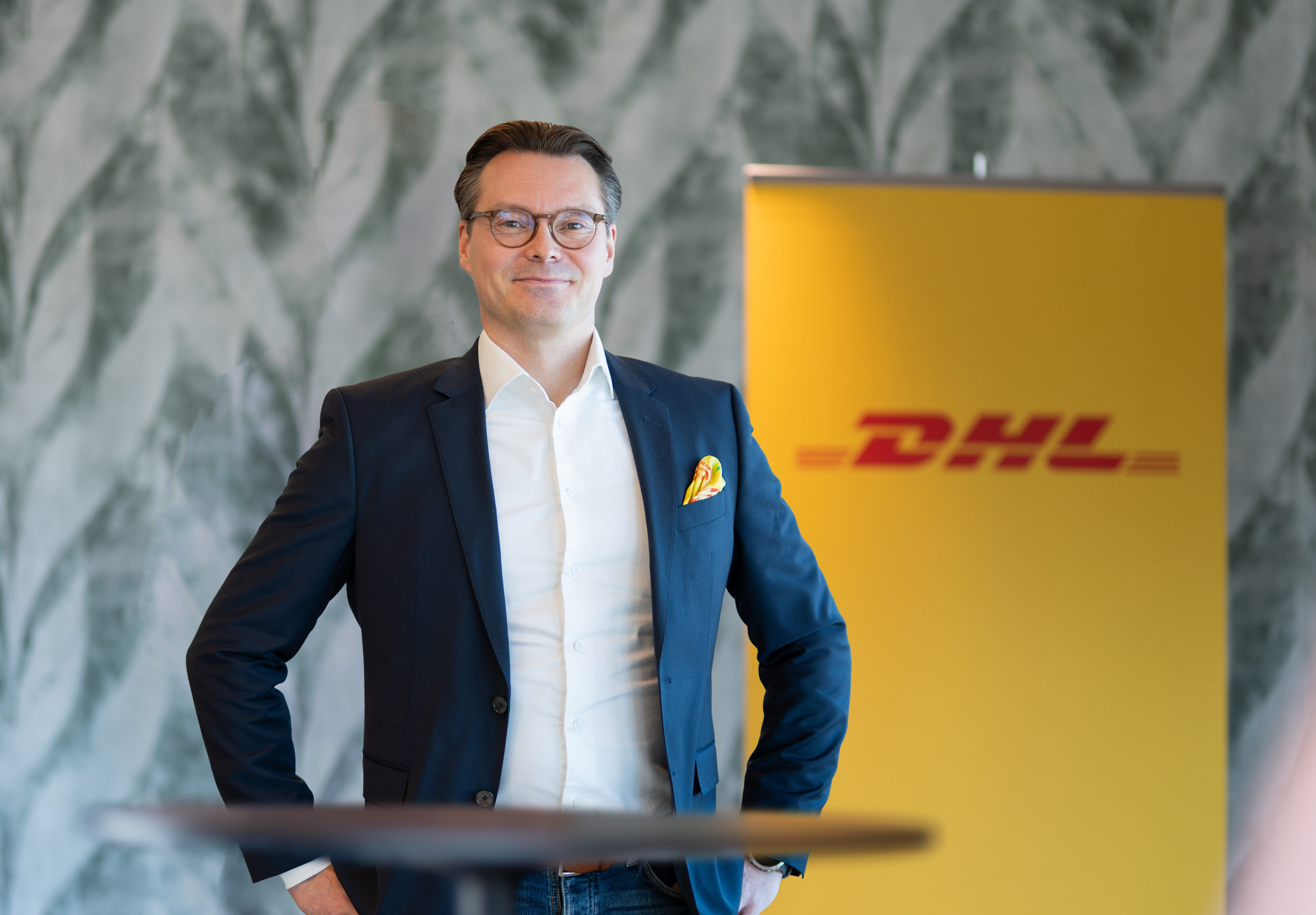 "Tavoitteenamme on olla asiakkaillemme ykkösvaihtoehto kansainvälisissä logistiikkaratkaisuissa myös tulevaisuudessa,” Juha Kallunki sanoo. Kuva: DHL