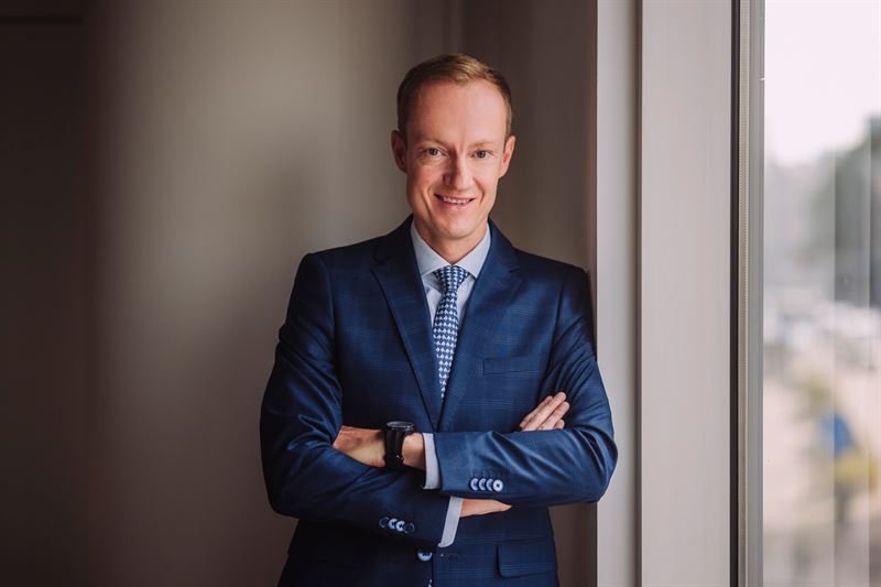 Peep Jalakas siirtyy tehtäväänsä AS SEB Pankista. Kuva: Jake Farra